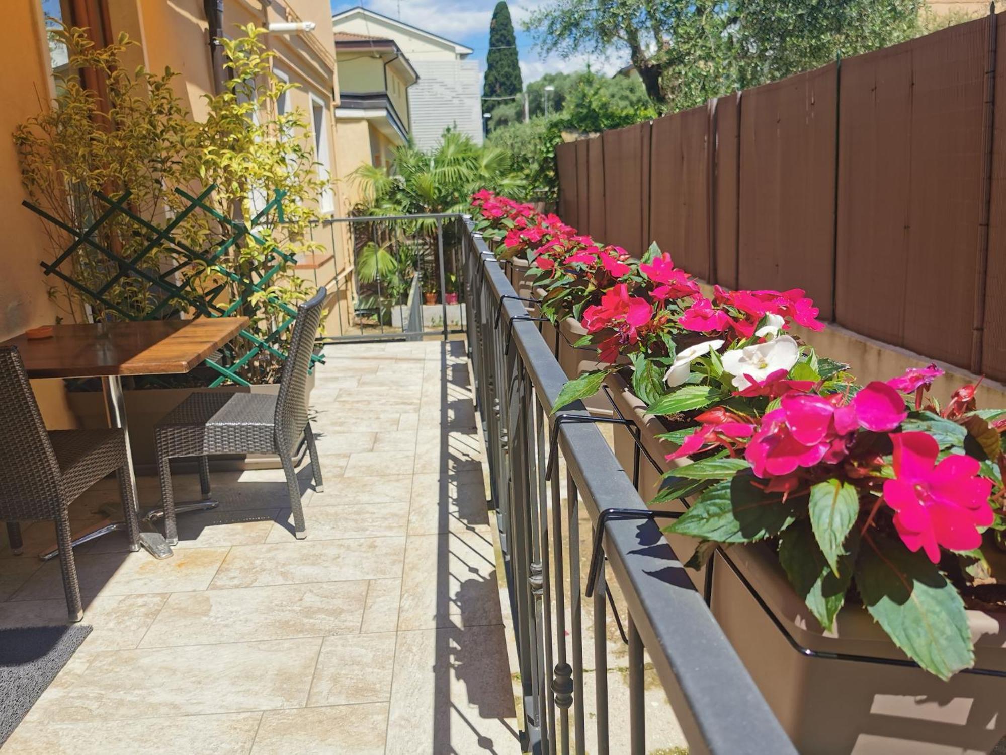 Caba Holiday Bardolino Gritti מראה חיצוני תמונה